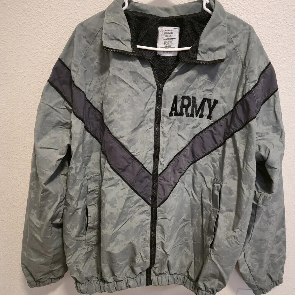 U.S. Army IPFU Jacket Medium Long Reflective Digital Camo PT Windbreaker 26x27